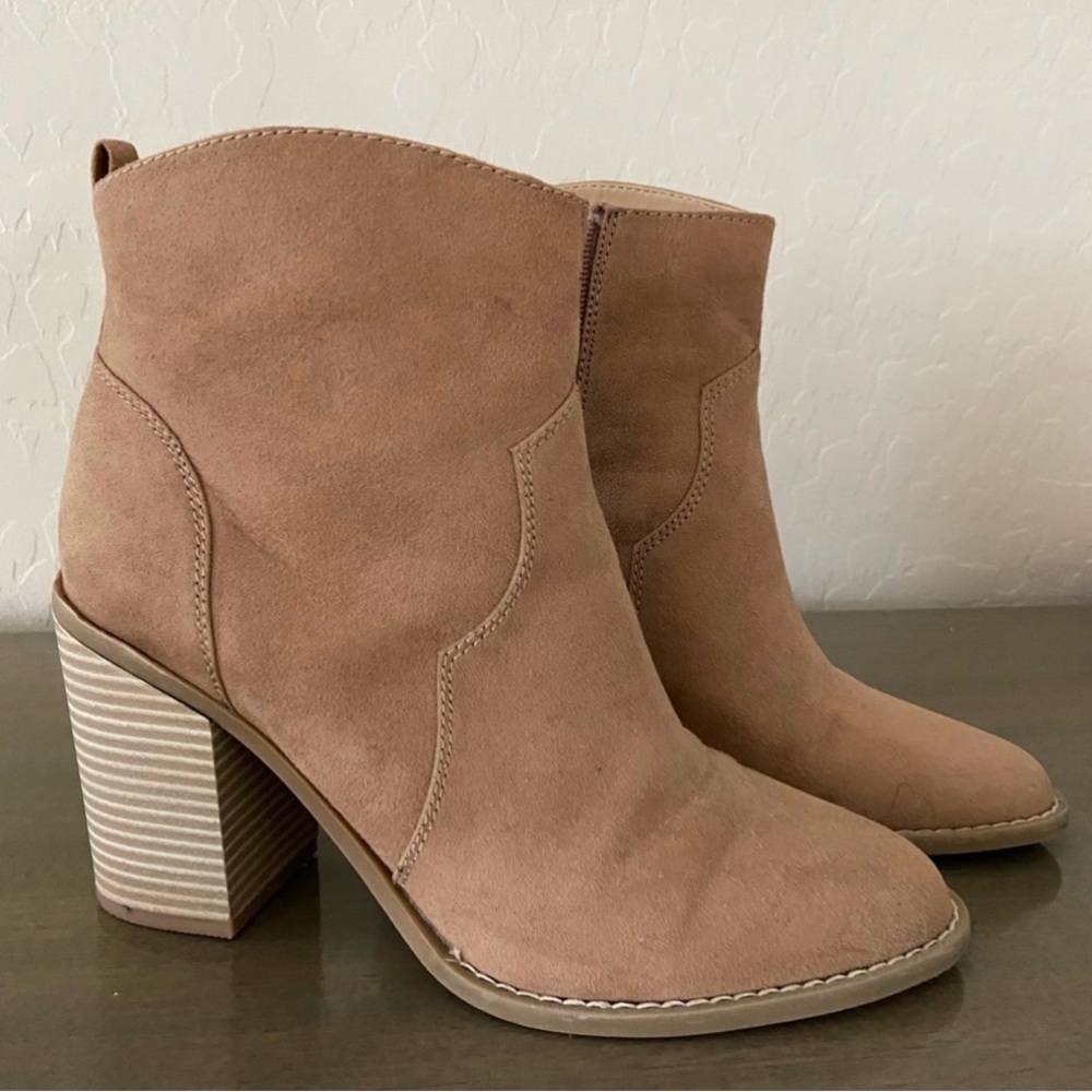 Express tan suede heeled boots size 8